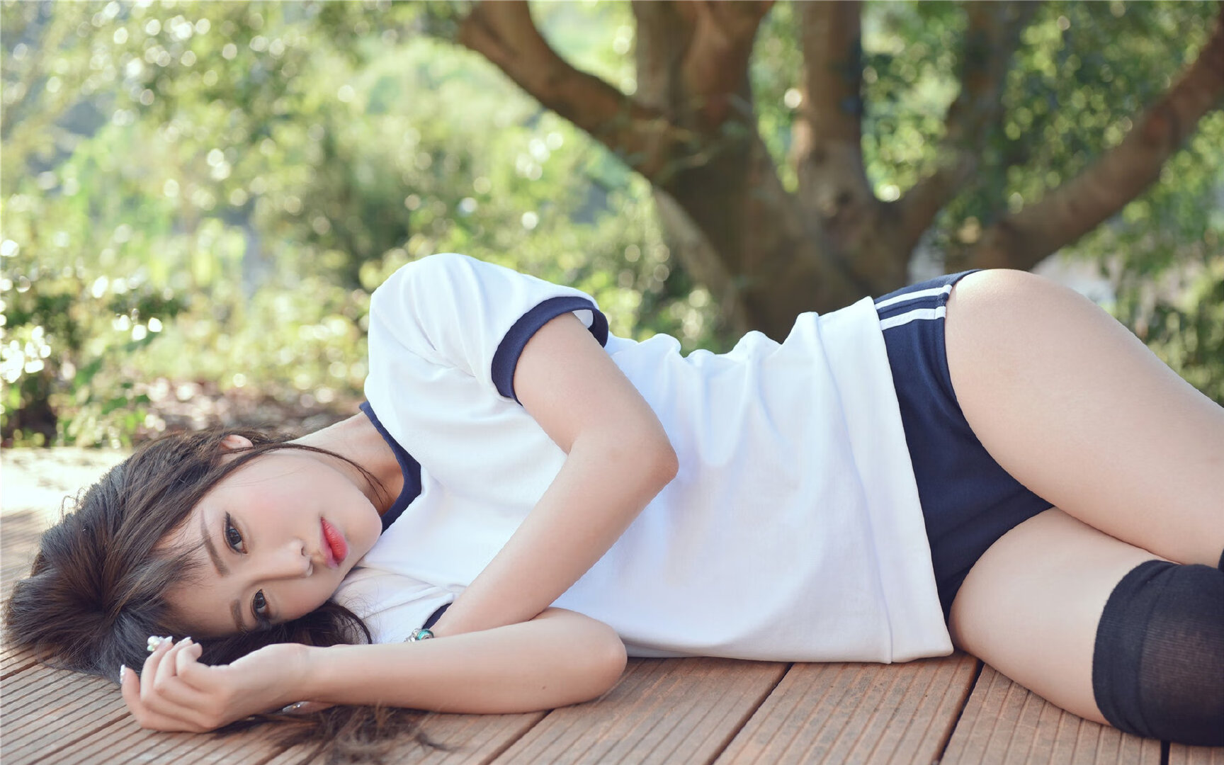 “袋棍球竞技激烈，东部新区赛场成为战术与速度的较量地”